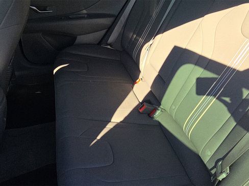 Used 2024 Hyundai Elantra SEL w/ Convenience Package image 29