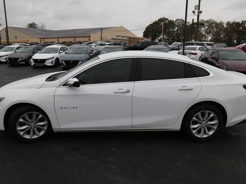 Used 2022 Chevrolet Malibu LT image 3