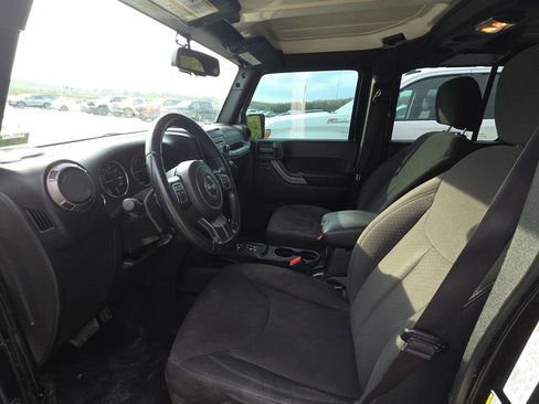 Used 2018 Jeep Wrangler Unlimited Sport S image 8