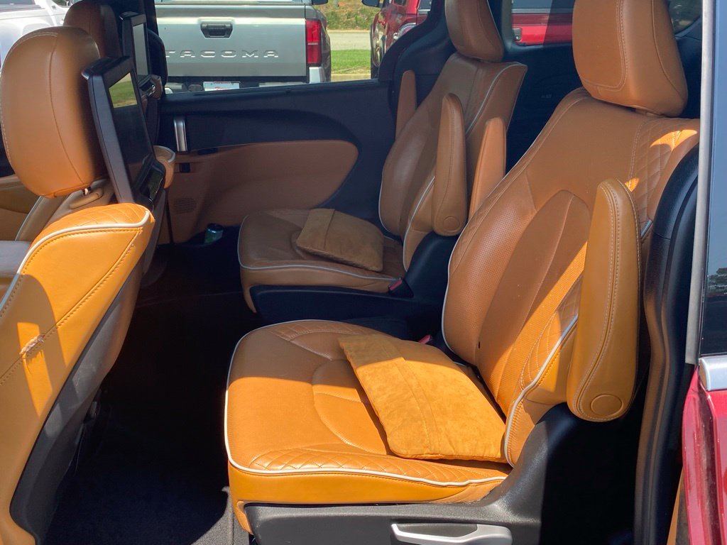 Used 2021 Chrysler Pacifica Pinnacle FWD image 7