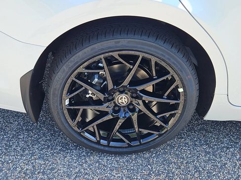 New 2026 Toyota Camry Hybrid AWD/4WD image 18
