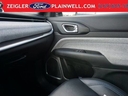 Used 2025 Jeep Compass Latitude AWD/4WD image 31