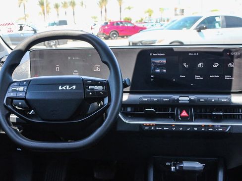 Used 2025 Kia K4 FWD image 13
