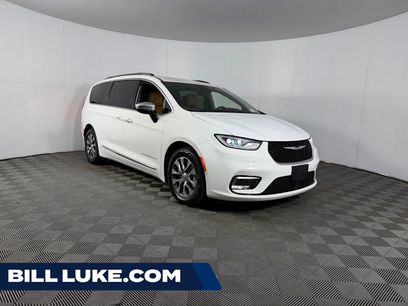 Used 2023 Chrysler Pacifica Pinnacle