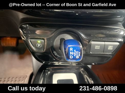 Used 2016 Toyota Prius Four FWD image 22
