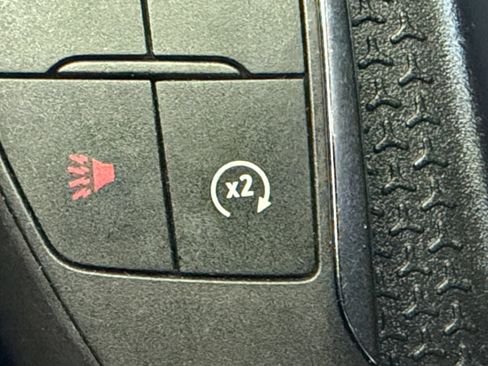Used 2025 Chevrolet Equinox LT FWD image 20