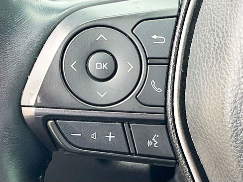 Used 2022 Toyota Camry SE w/ Cold Weather Package image 10