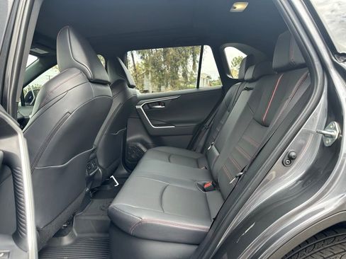 Used 2025 Toyota RAV4 XSE AWD/4WD image 8