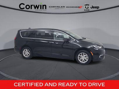 Certified 2024 Chrysler Pacifica Touring-L