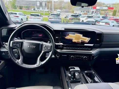 Used 2025 Chevrolet Silverado 1500 ZR2 w/ Technology Package image 27