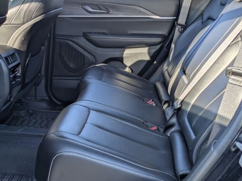 Used 2024 Jeep Grand Cherokee Limited w/ Black Appearance Package AWD/4WD image 14