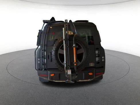 New 2023 Land Rover Defender 130 SE image 4