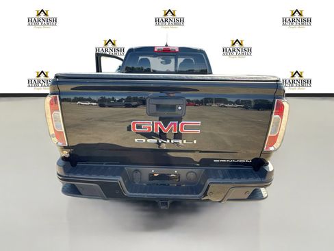 Used 2022 GMC Canyon Denali w/ Denali Black Edition Package AWD/4WD image 4