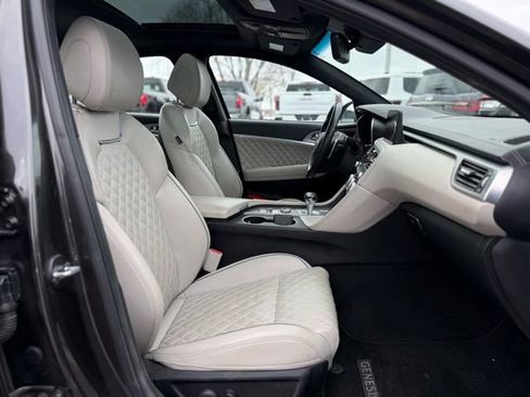 Used 2023 Genesis G70 3.3T w/ Sport Prestige Package image 18