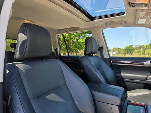 Used 2016 Lexus GX 460 w/ Premium Package image 11