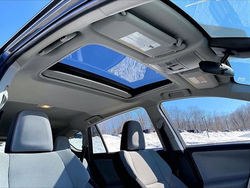 Used 2017 Toyota RAV4 XLE w/ Protection Package image 20