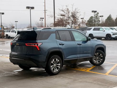 Used 2025 Chevrolet Equinox LT w/ Convenience Package II image 5