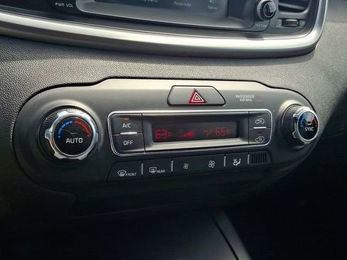 Used 2019 Kia Sorento FWD V6 image 17