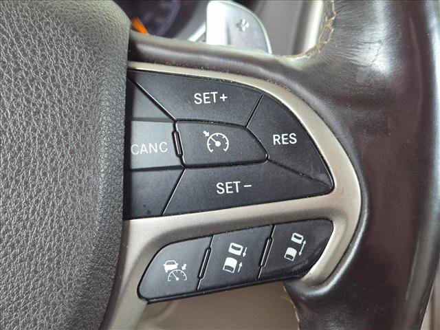 Used 2014 Jeep Grand Cherokee Overland w/ Advanced Technology Group AWD/4WD image 5
