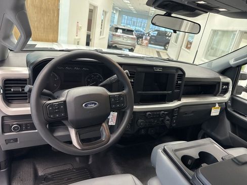 New 2026 Ford F550 4x4 Regular Cab Super Duty w/ XL Chrome Package image 8