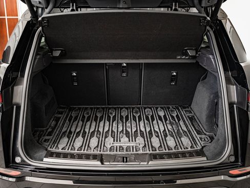 Used 2023 Land Rover Range Rover Evoque R-Dynamic SE image 20