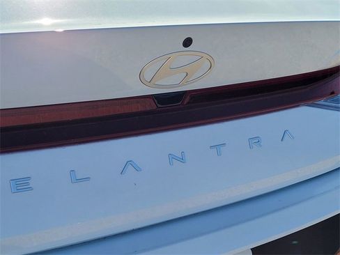 New 2026 Hyundai Elantra SE image 6