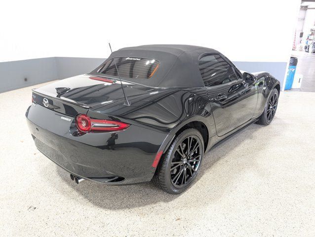 Used 2024 MAZDA MX-5 Miata Club RWD image 3