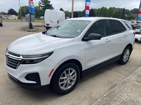 Certified 2024 Chevrolet Equinox LS w/ LS Convenience Package FWD image 2