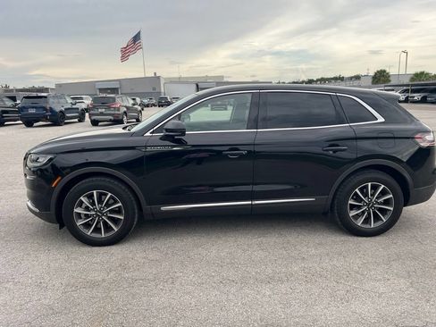 Used 2022 Lincoln Nautilus FWD image 5