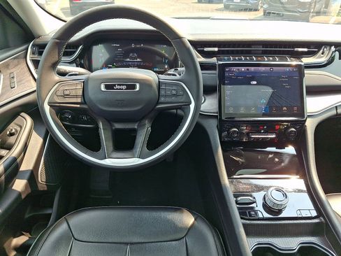 Used 2024 Jeep Grand Cherokee Limited 4xe AWD/4WD image 11