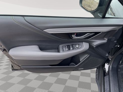 Used 2025 Subaru Outback Onyx Edition image 18