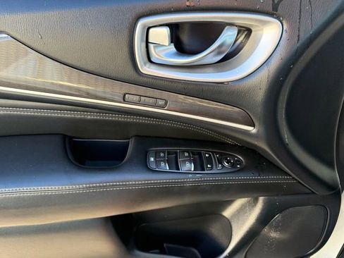 Used 2019 INFINITI QX60 Luxe w/ Essential Package image 30