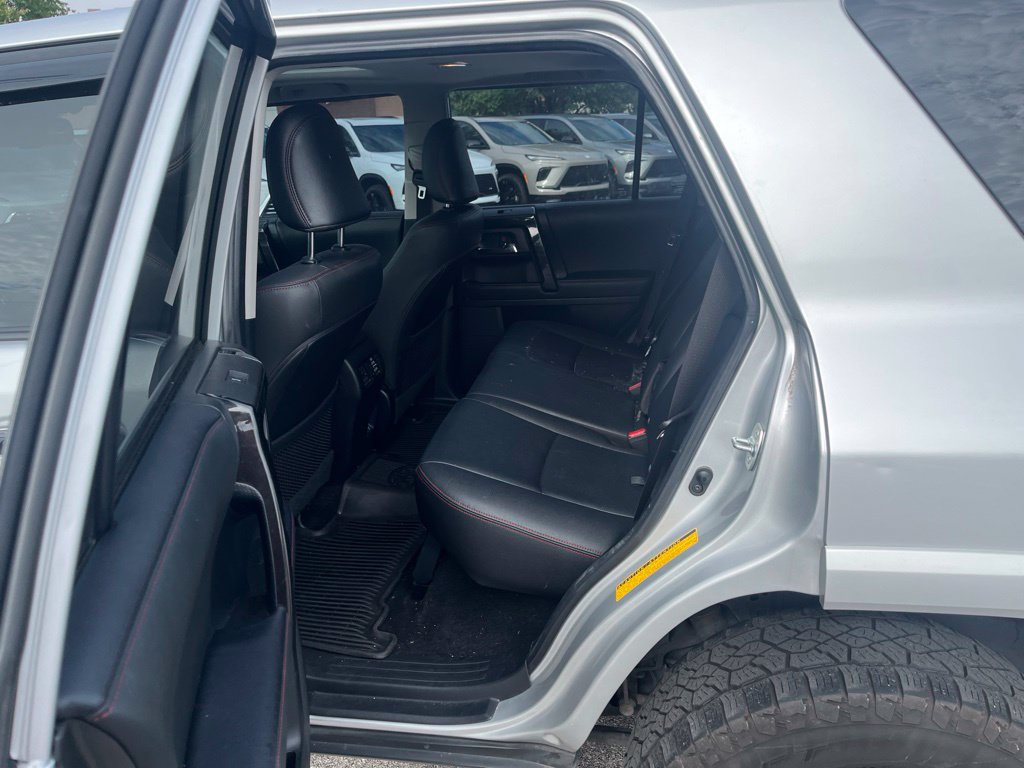 Used 2020 Toyota 4Runner Venture w/ Moonroof Package AWD/4WD image 11
