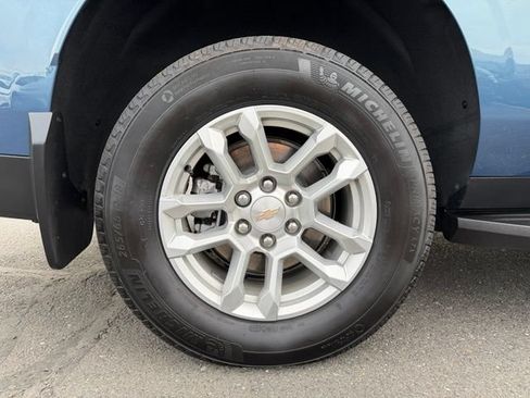 Certified 2025 Chevrolet Suburban LS AWD/4WD image 8