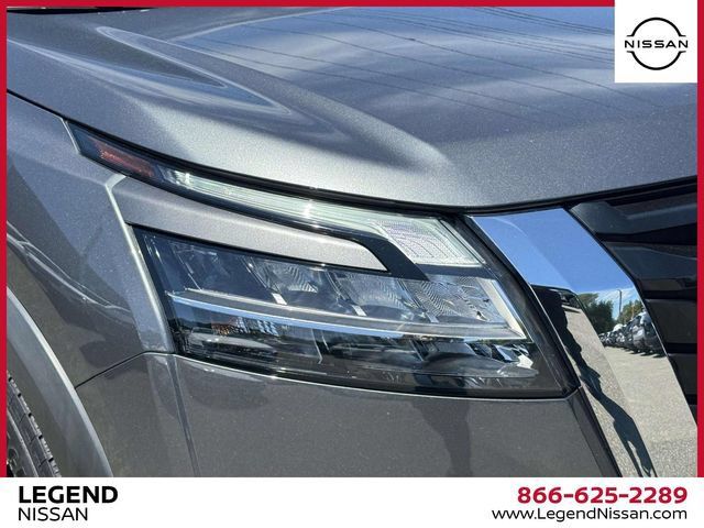 Used 2024 Nissan Pathfinder SL AWD/4WD image 10