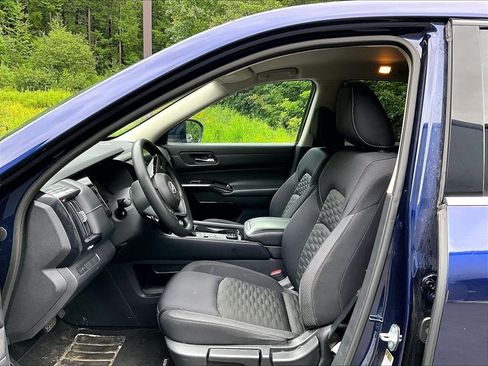 Used 2022 Nissan Pathfinder S AWD/4WD image 7