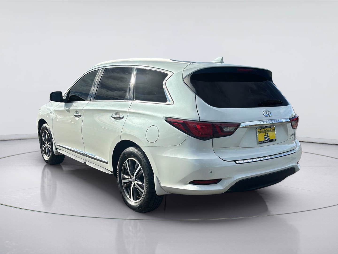 Used 2018 INFINITI QX60 FWD w/ Premium Plus Package image 3