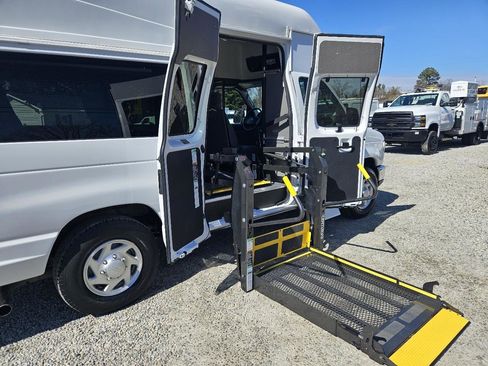 Used 2014 Ford E-350 and Econoline 350 Extended Super Duty w/ Power Group RWD image 19