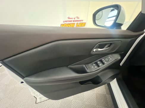 Used 2023 Nissan Rogue SV FWD image 21