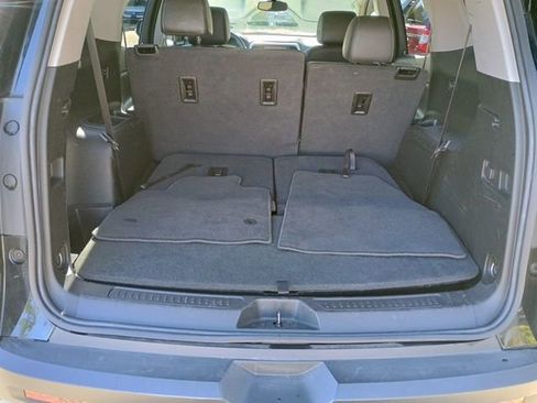 Used 2023 GMC Acadia SLT image 18