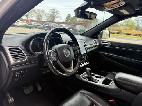Used 2020 Jeep Grand Cherokee Limited RWD image 9