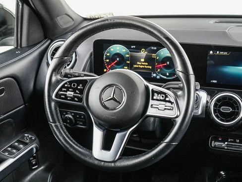Used 2022 Mercedes-Benz GLB 250 w/ Premium Package Lite image 14