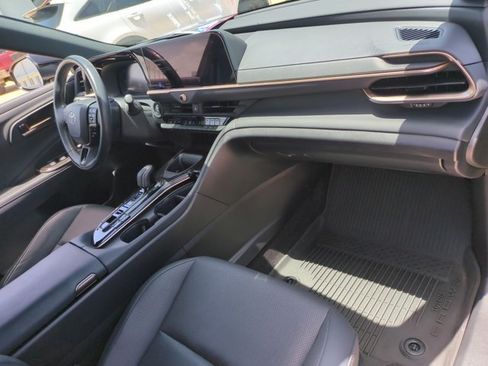Certified 2025 Toyota Crown AWD/4WD image 21