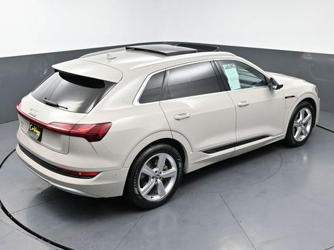 Used 2019 Audi e-tron Premium Plus image 49