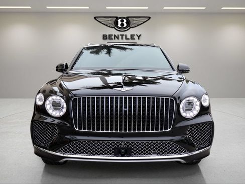 Used 2025 Bentley Bentayga Extended Wheelbase AWD/4WD image 7
