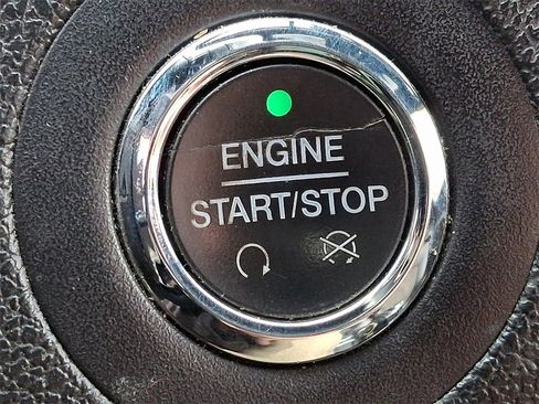 Used 2018 Ford Explorer XLT w/ Equipment Group 202A image 24