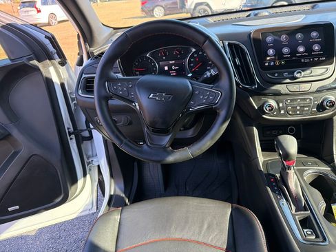 Used 2023 Chevrolet Equinox RS w/ RS Leather Package image 17