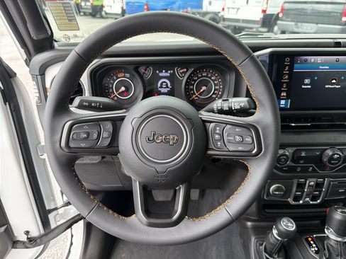 Used 2024 Jeep Wrangler Unlimited Sport AWD/4WD image 28