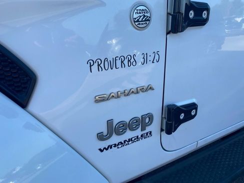 Used 2020 Jeep Wrangler Unlimited Sahara AWD/4WD image 14