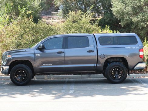 Used 2018 Toyota Tundra SR5 w/ TRD Off Road Package AWD/4WD image 5
